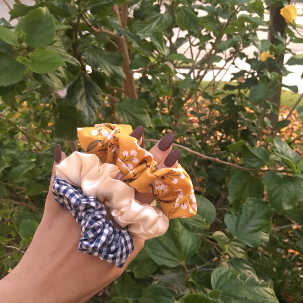 mustard yellow floral scrunchie set